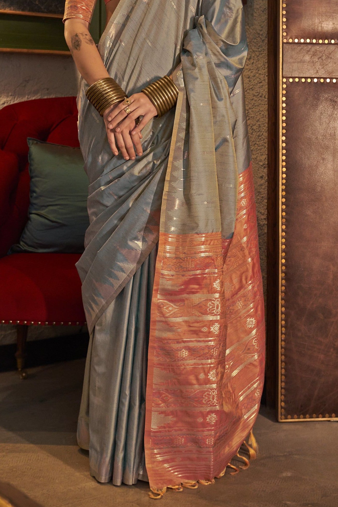 Buy MySilkLove Cloudy Grey Woven Linen Saree Online