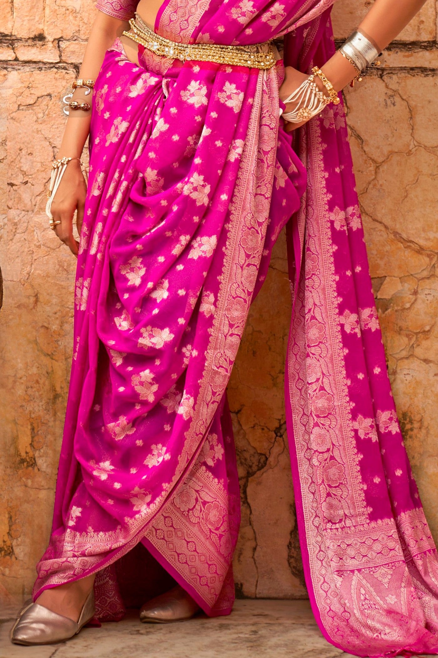 Buy MySilkLove Magenta Pink Zari Woven Georgette Saree Online