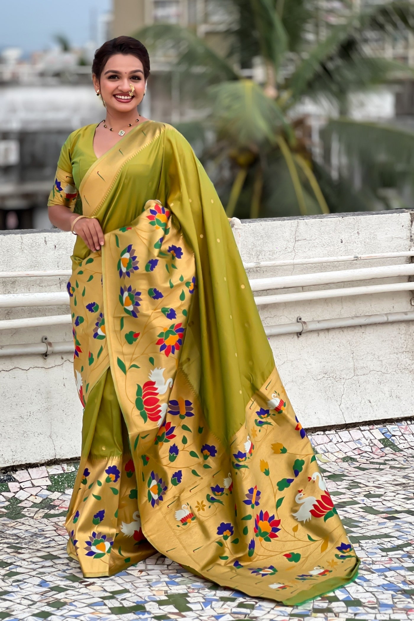Buy MySilkLove Kelly Green Woven Paithani Saree Online