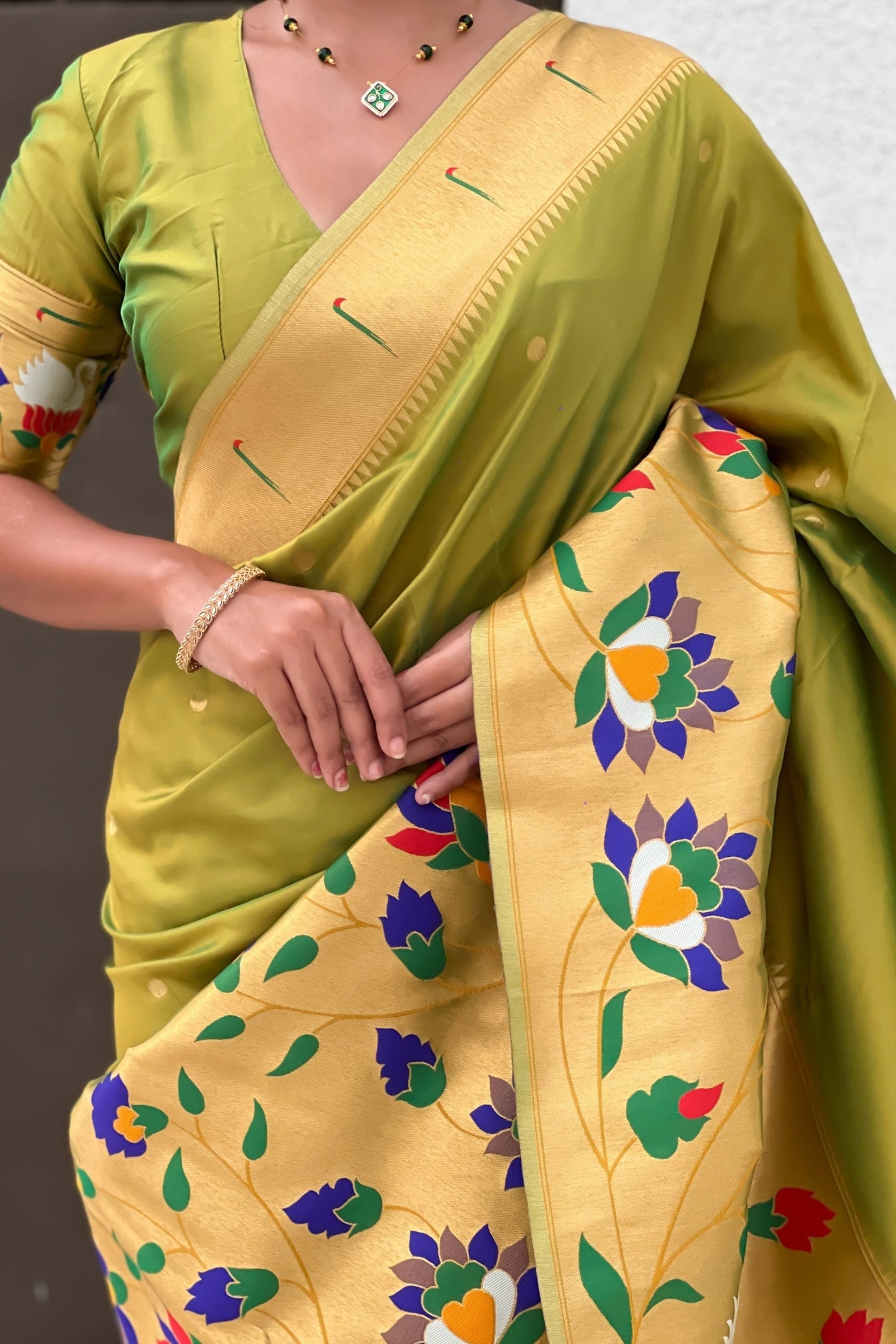 Buy MySilkLove Kelly Green Woven Paithani Saree Online