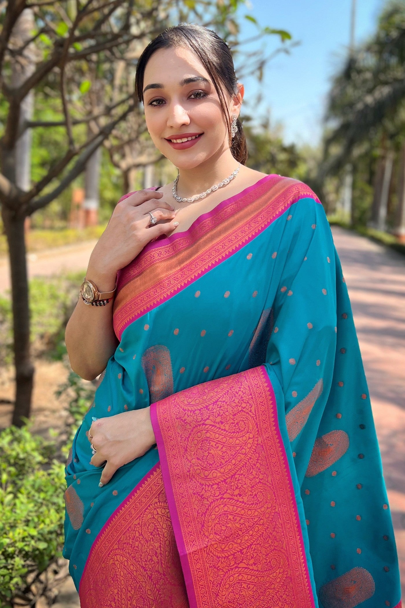 Buy MySilkLove Pacific Blue and Pink Zari Woven Banarasi Saree Online