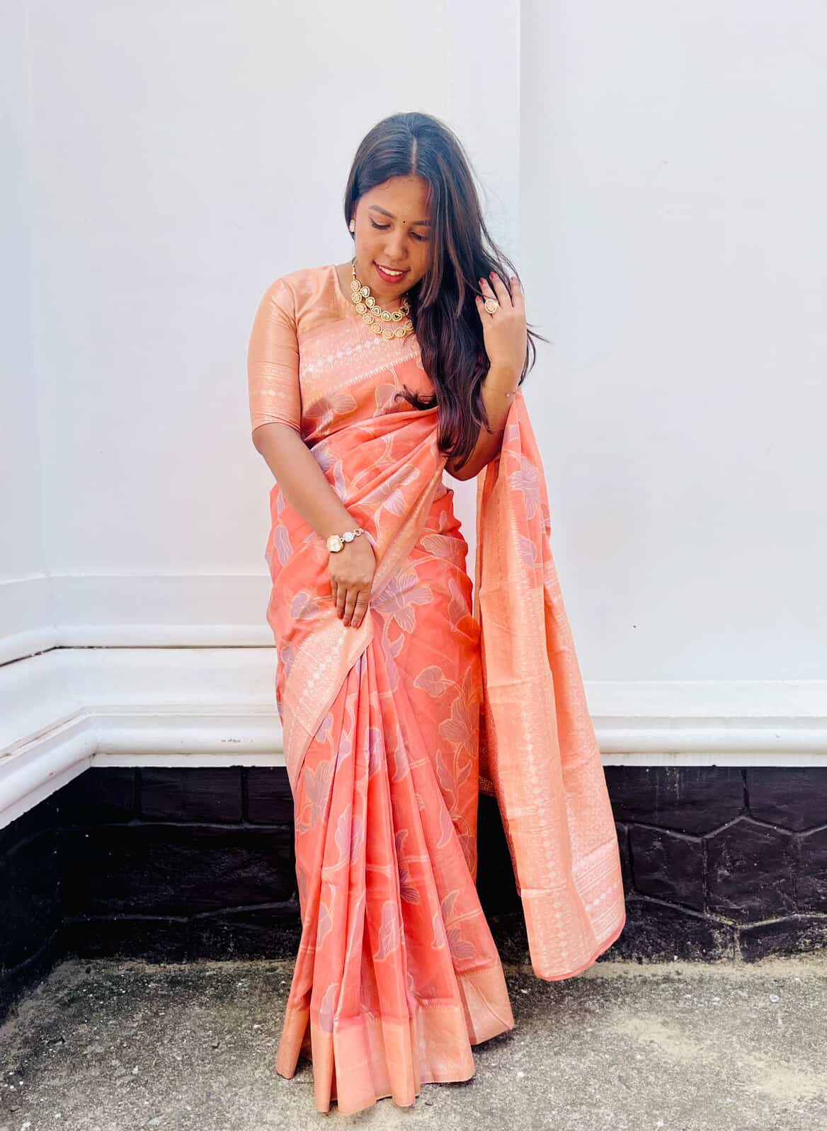 Buy MySilkLove Plum Peach Woven Banarasi Linen Saree Online