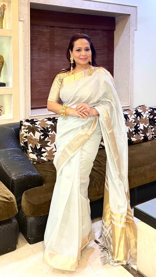 Buy MySilkLove Dusty Grey Woven Maheshwari Saree Online