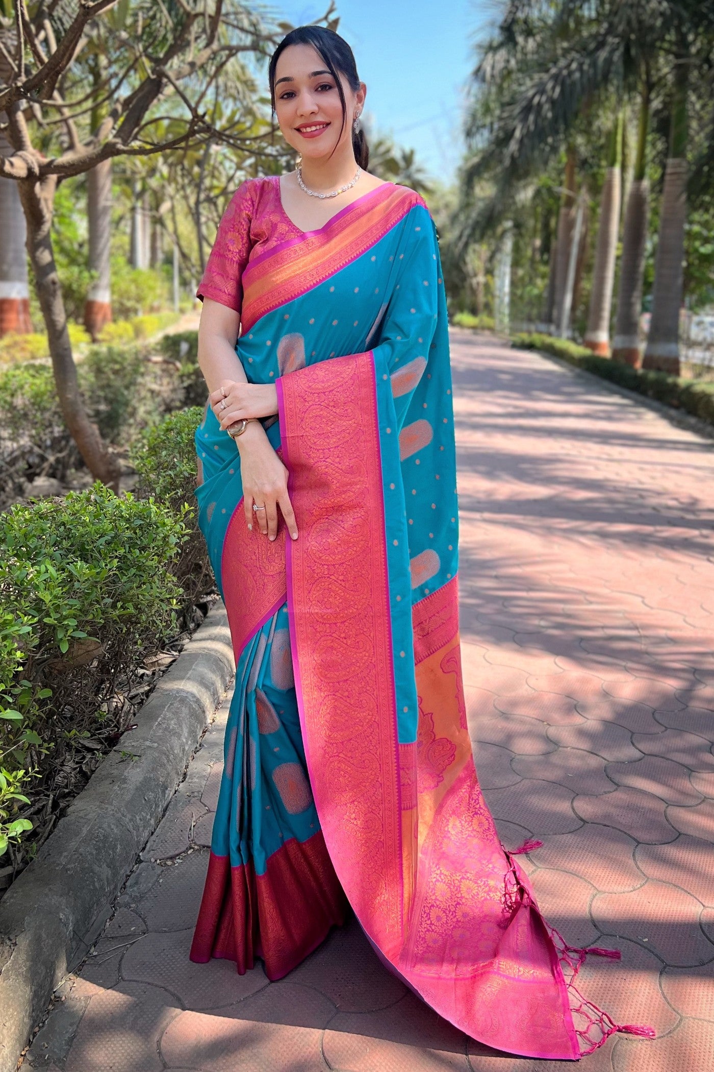 Buy MySilkLove Pacific Blue and Pink Zari Woven Banarasi Saree Online