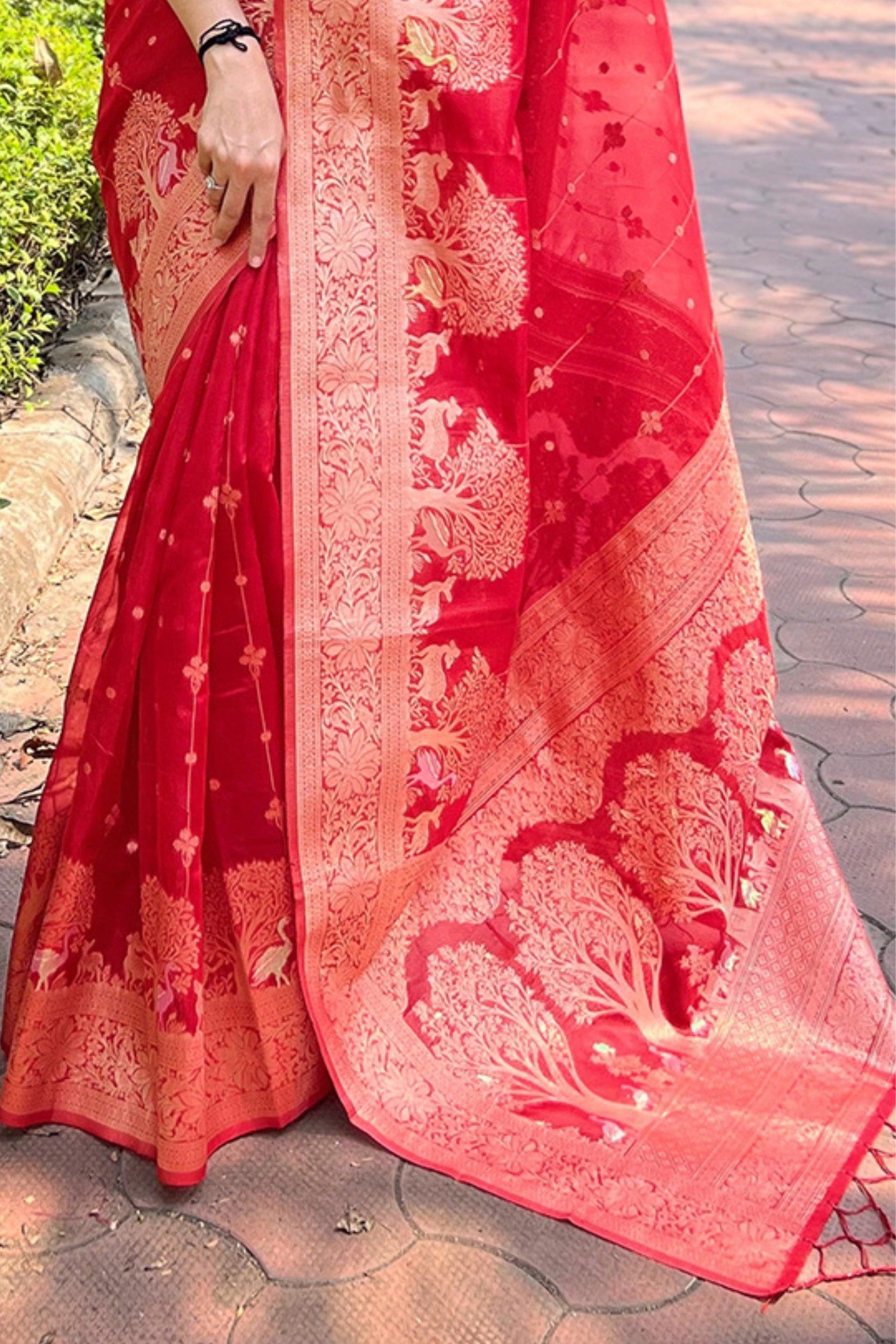 Buy MySilkLove Rose Red Zari Woven Organza Saree Online