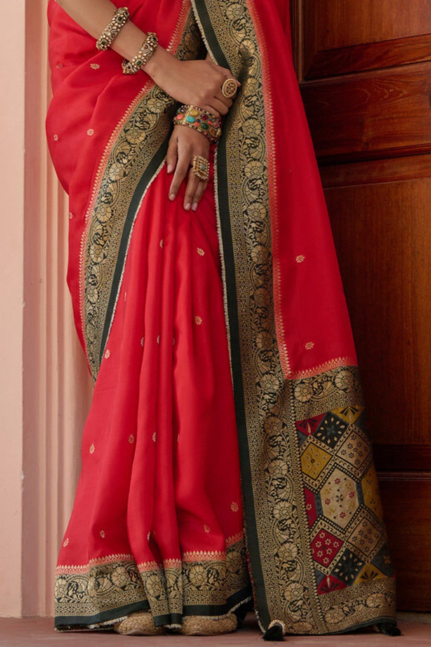 Buy MySilkLove Totem Pole Red Banarasi Handloom Saree Online