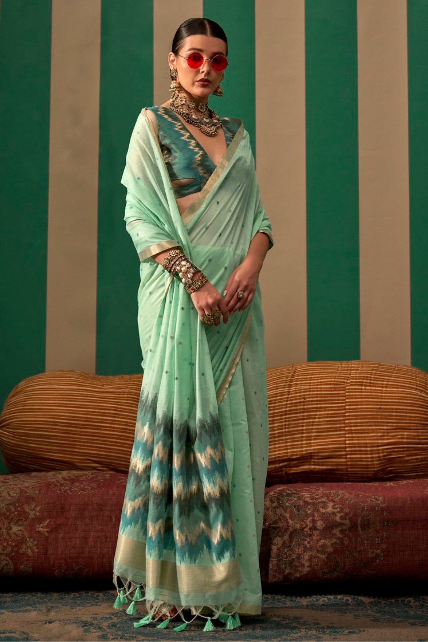 Buy MySilkLove Amulet Green Handloom Linen Saree Online