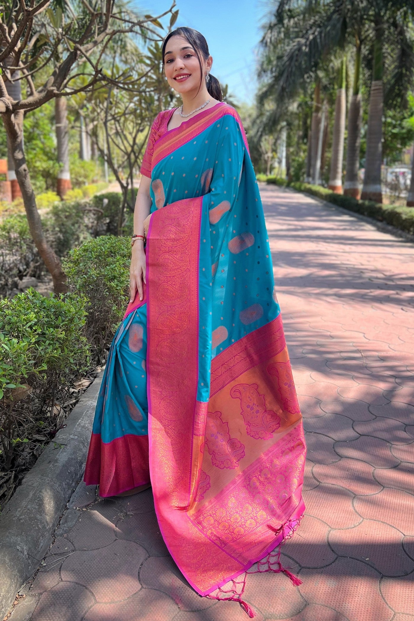 Buy MySilkLove Pacific Blue and Pink Zari Woven Banarasi Saree Online