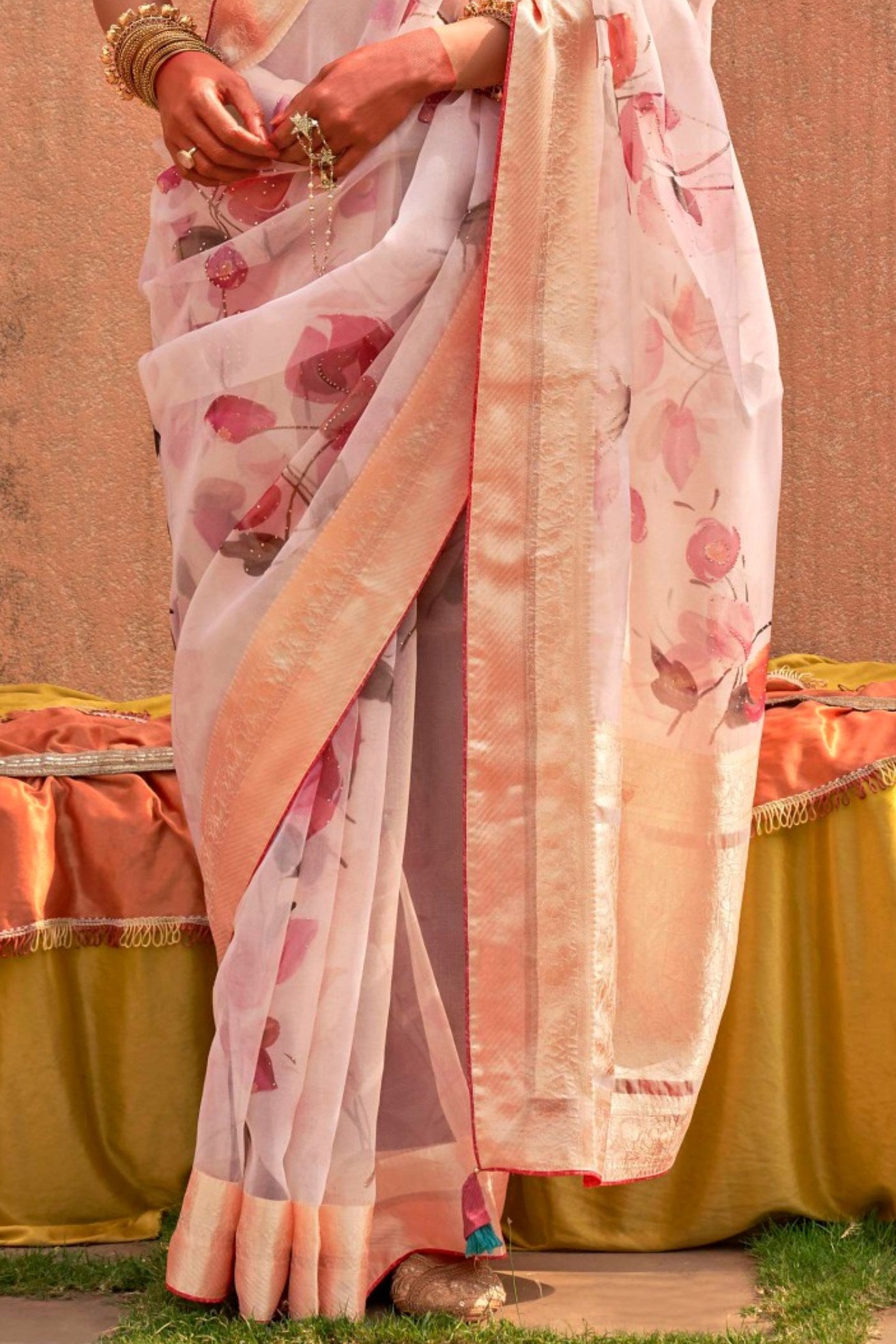 Buy MySilkLove Beauty Pink Zari Woven Organza Saree Online