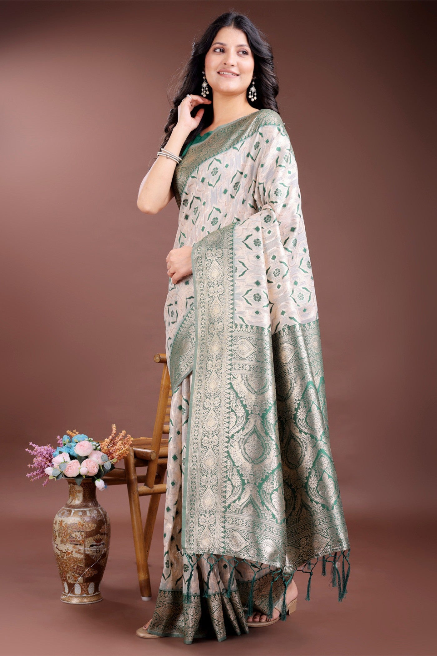 Buy MySilkLove Clover Green and White Linen Cotton Saree Online