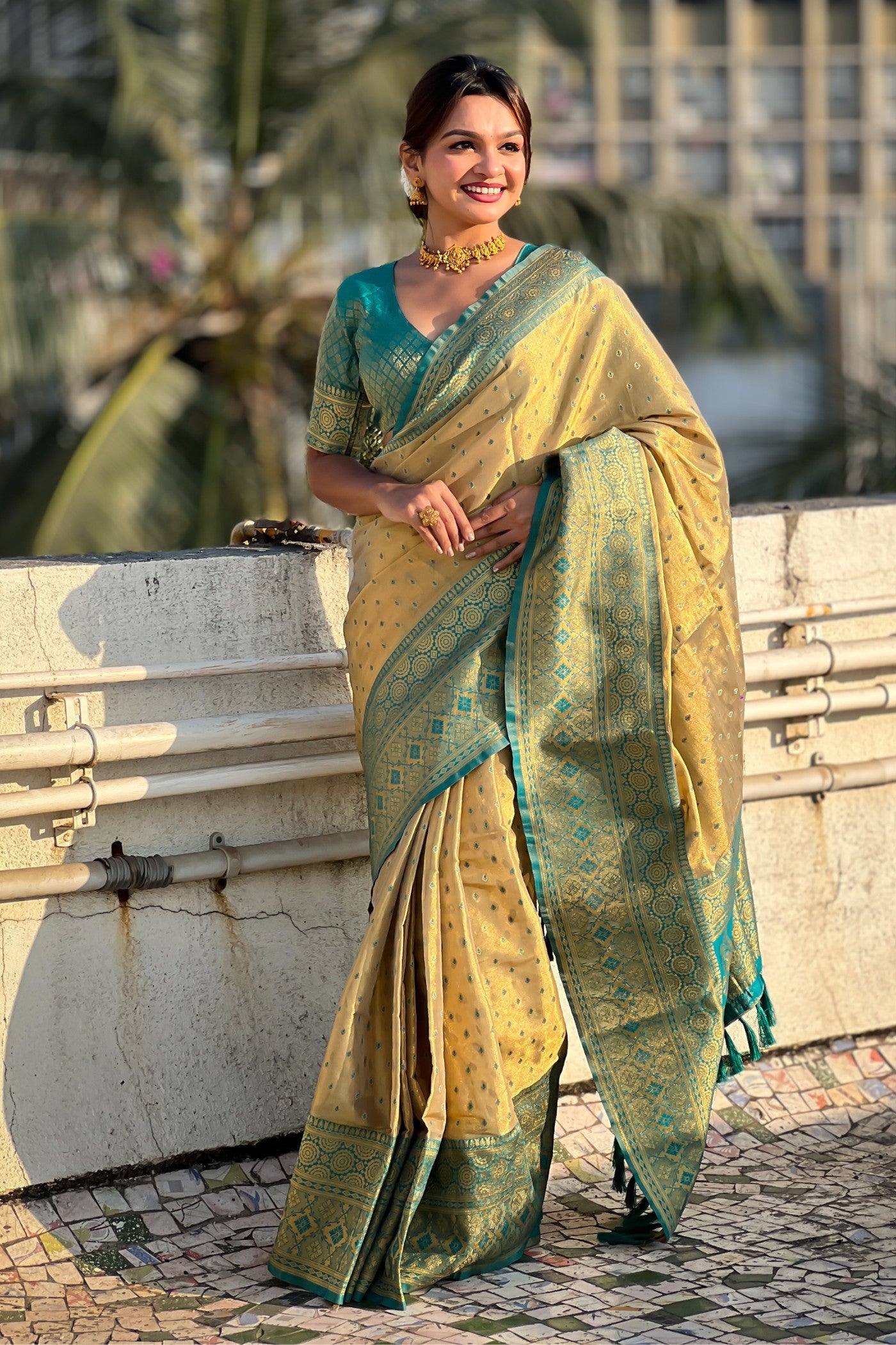 Buy MySilkLove Rob Roy Yellow Woven Banarasi Saree Online