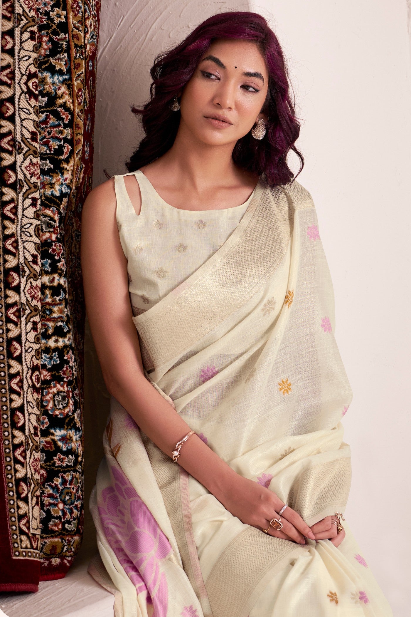 Buy MySilkLove Pearl White Woven Linen Saree Online