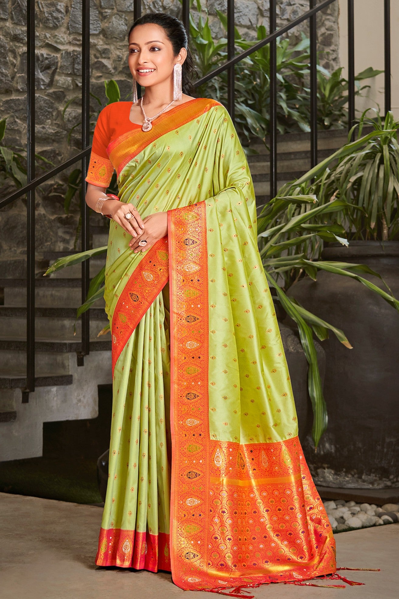 Buy MySilkLove Tacha Green Woven Banarasi Saree Online