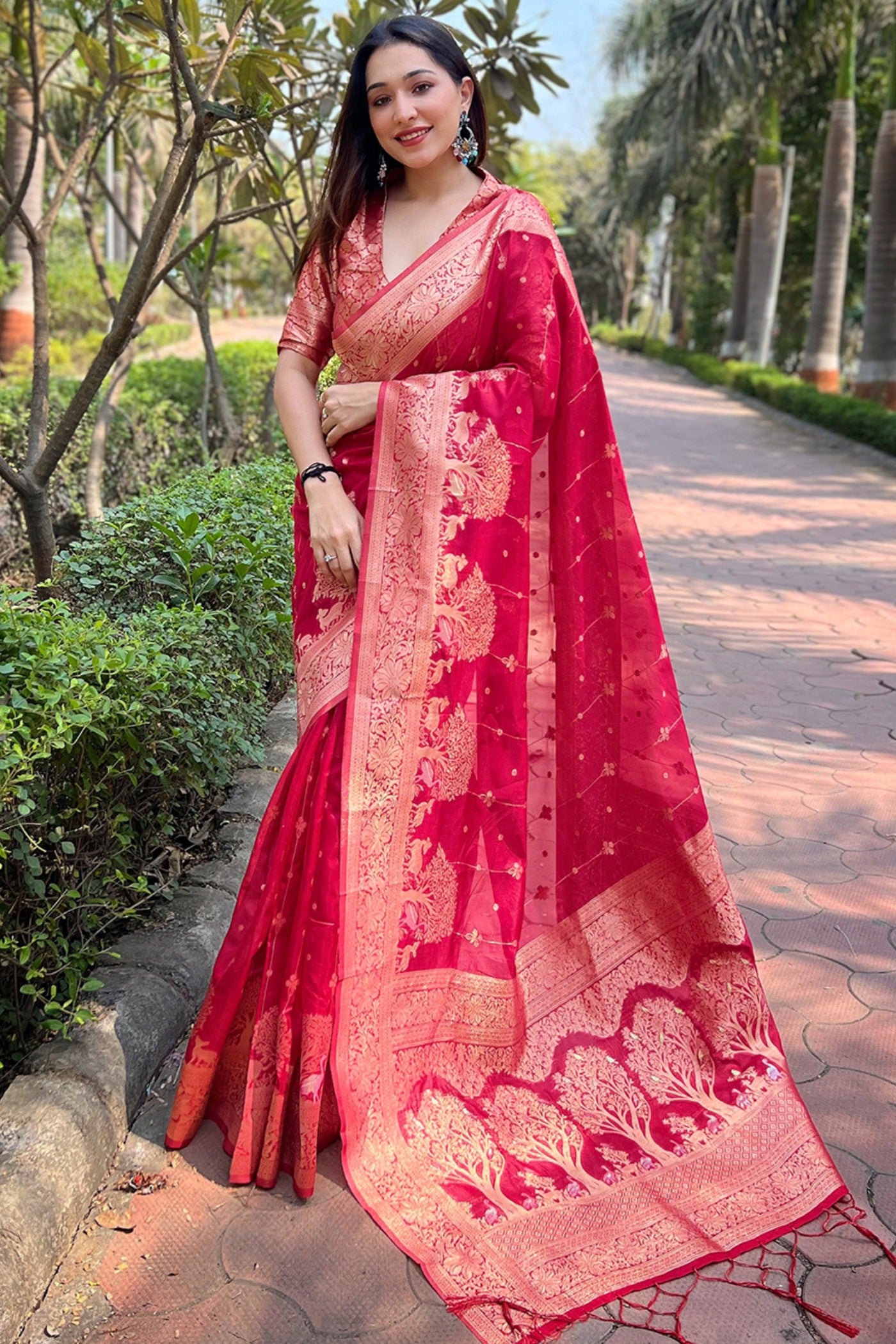 Buy MySilkLove Fuzzy Pink Zari Woven Organza Saree Online