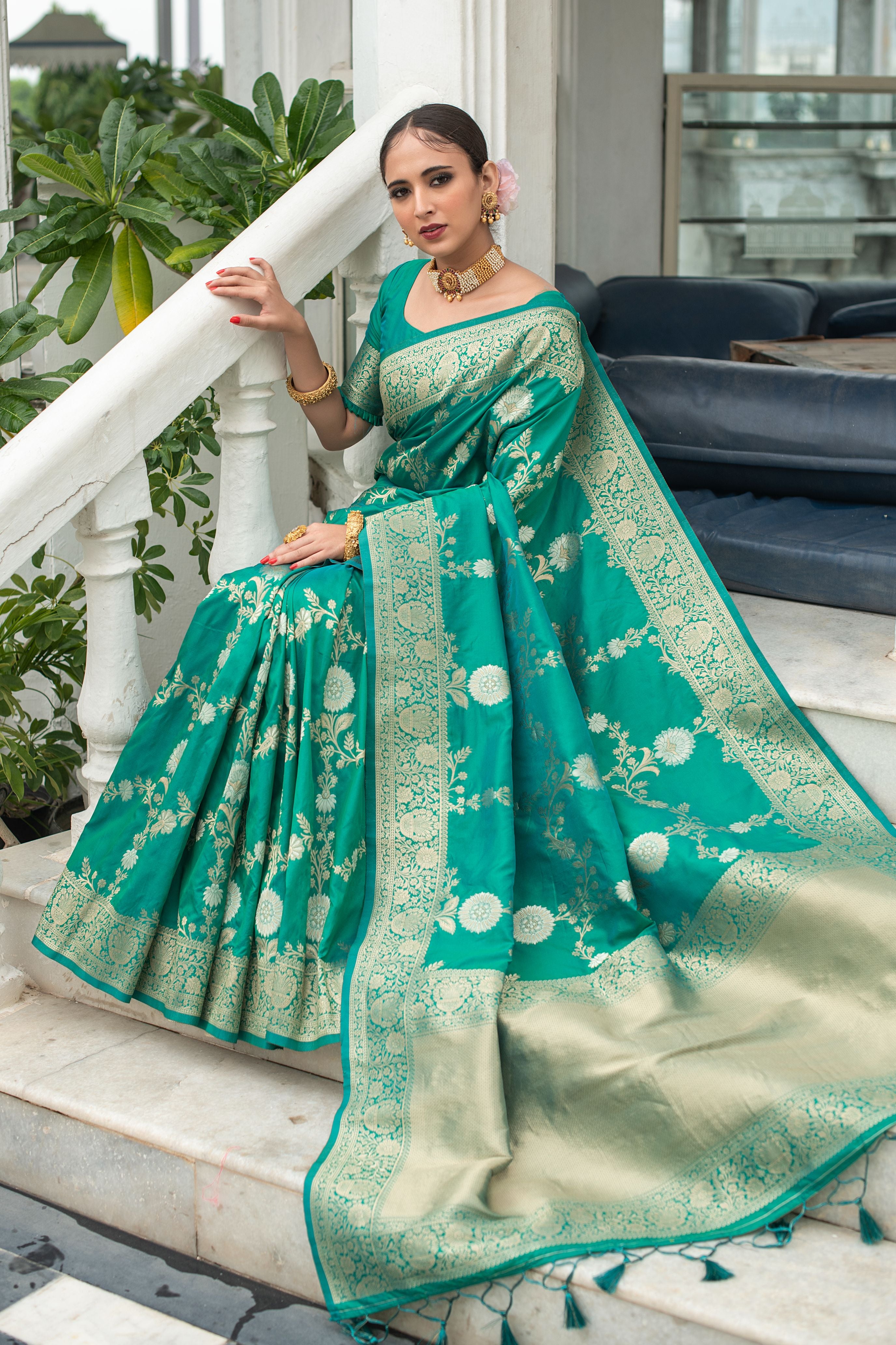 Buy MySilkLove Pine Green Woven Banarasi Silk Saree Online