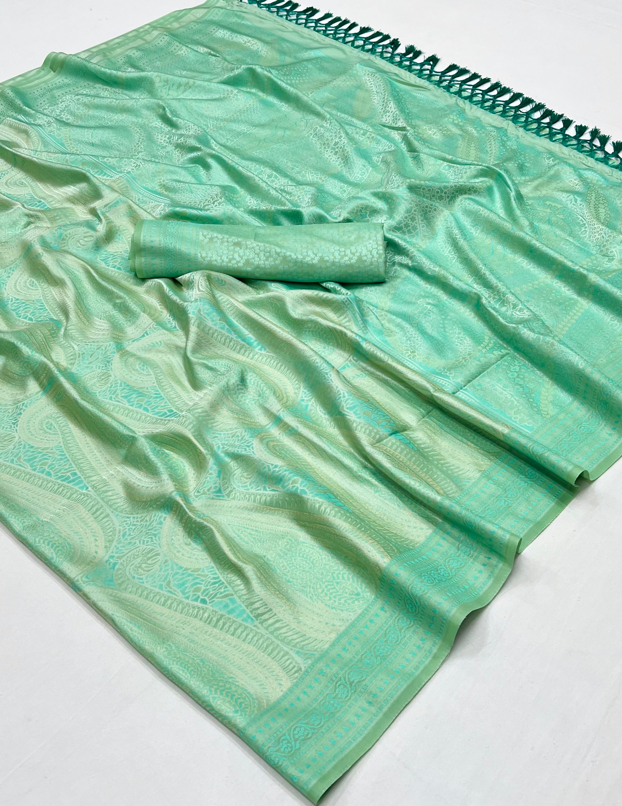 Buy MySilkLove Norway Green Woven Kanjivaram Satin Silk Saree Online
