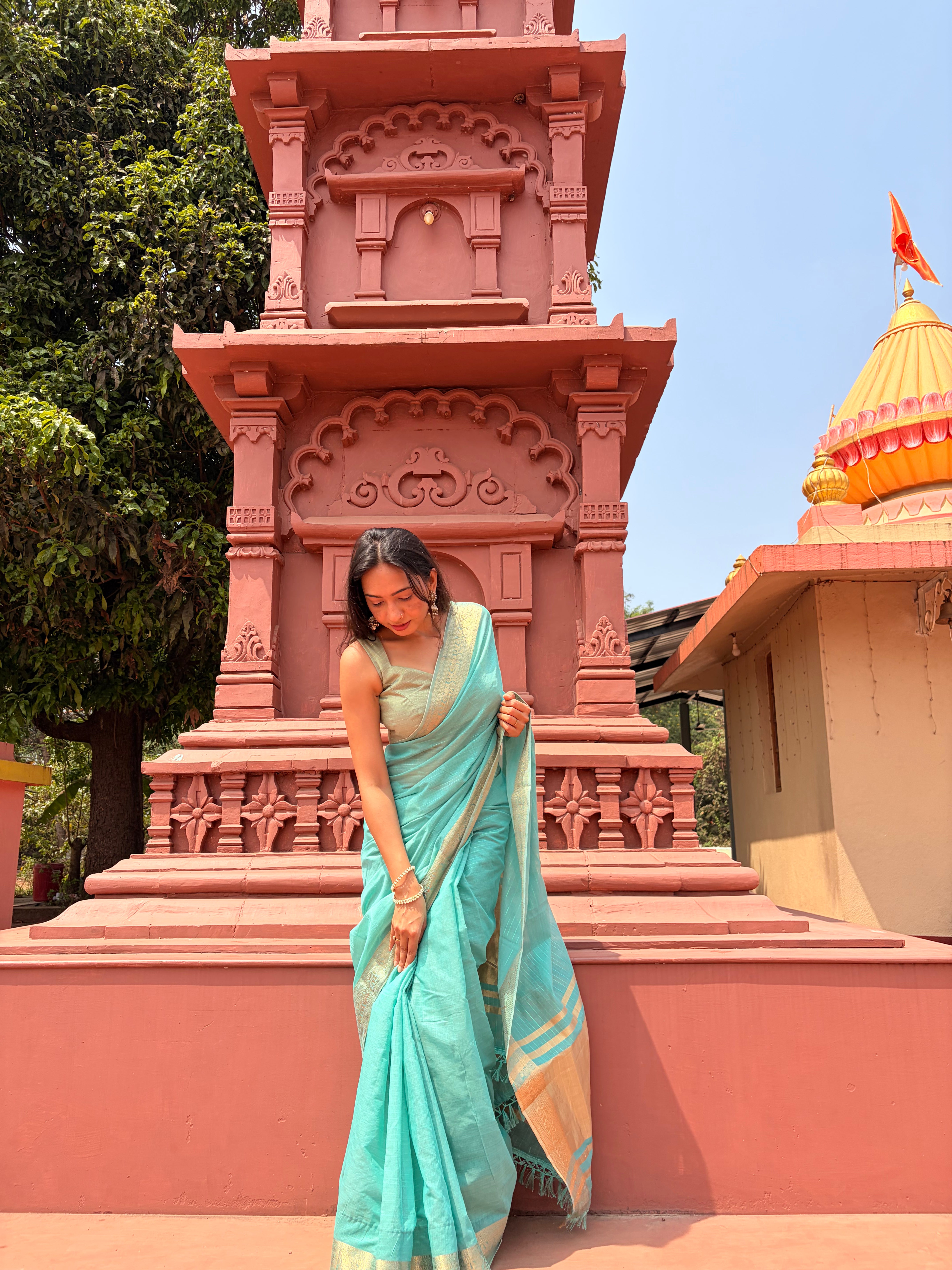 Buy MySilkLove Tropical Green Woven Maheshwari Saree Online