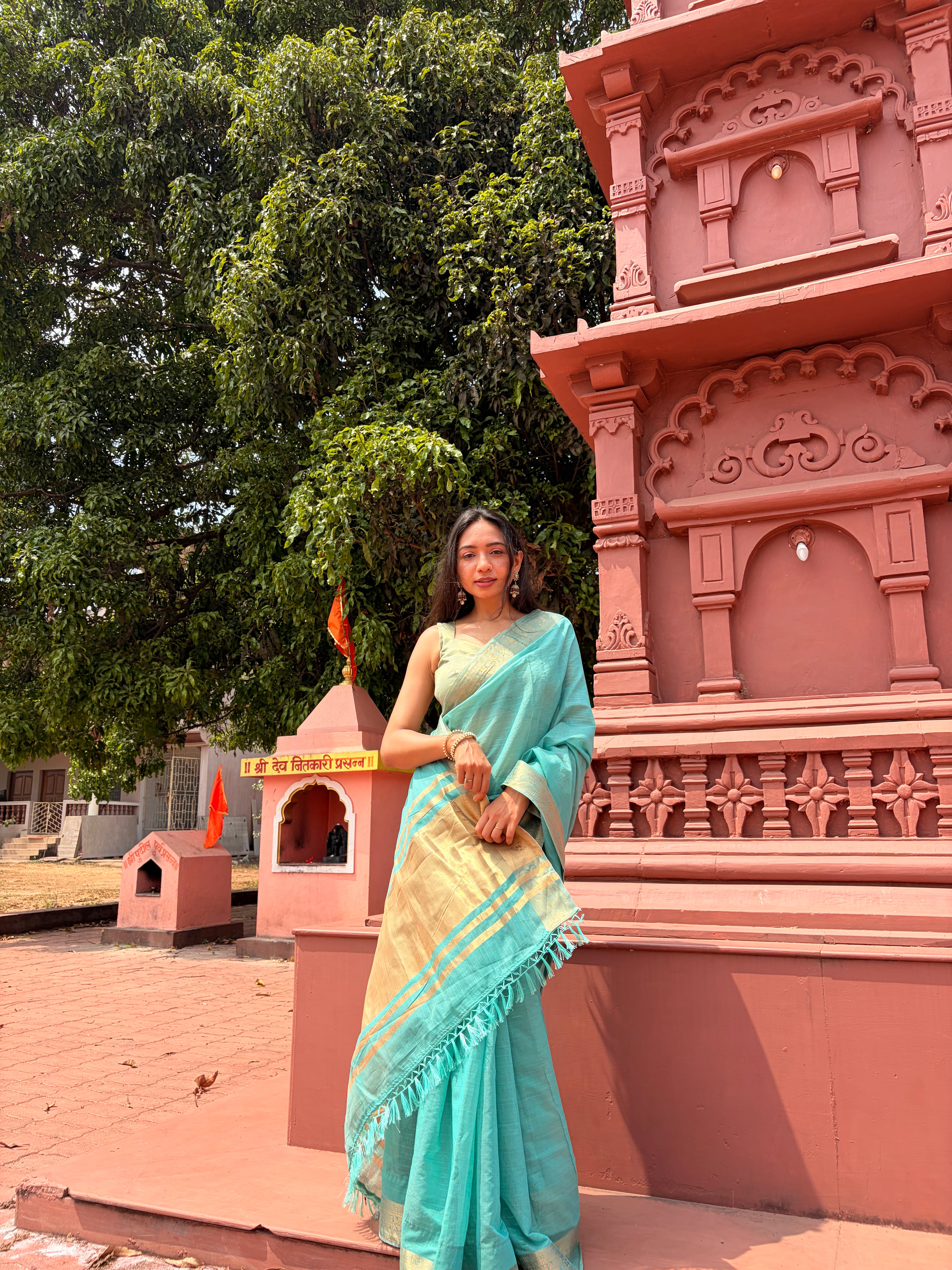 Buy MySilkLove Tropical Green Woven Maheshwari Saree Online