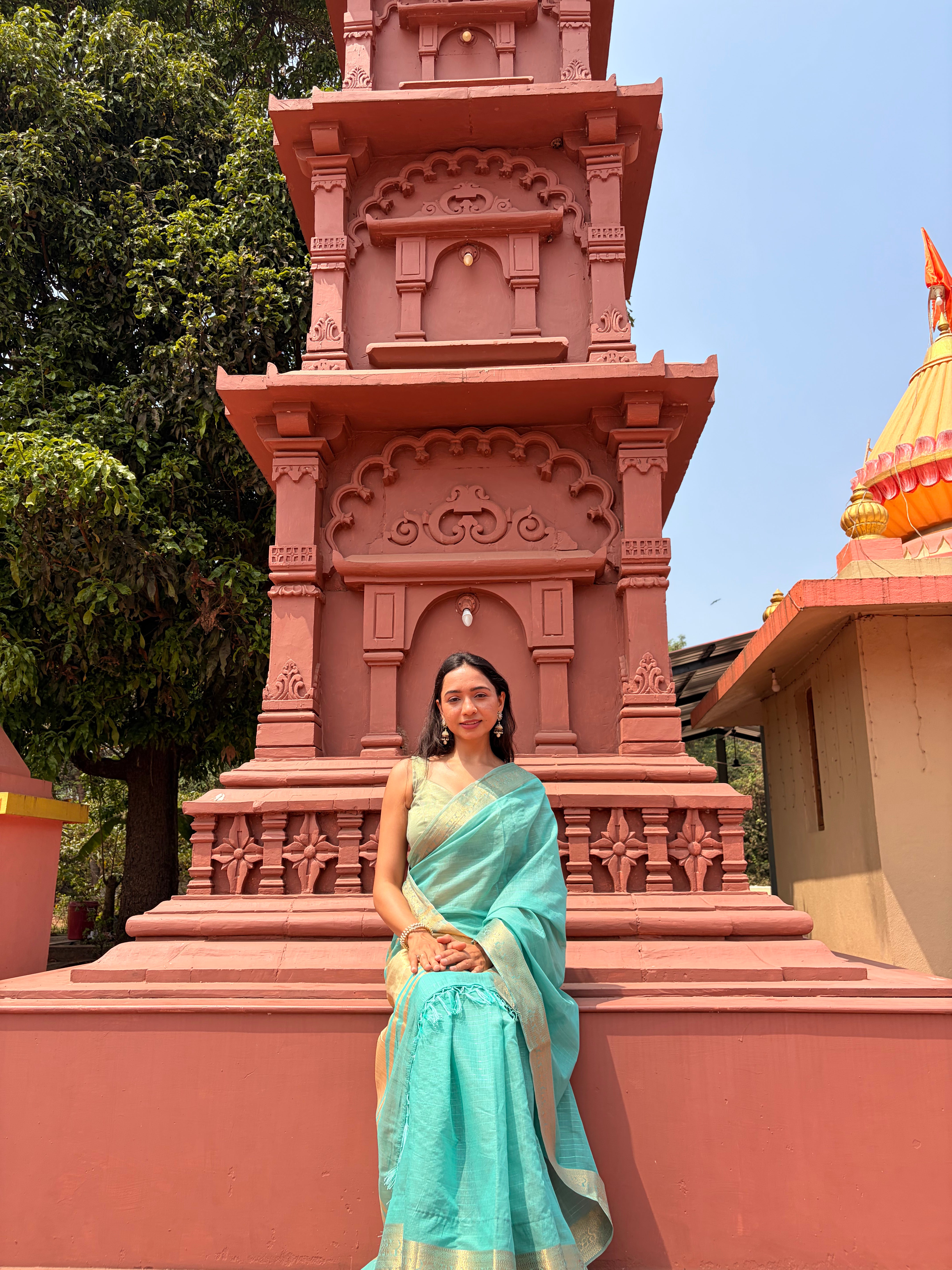 Buy MySilkLove Tropical Green Woven Maheshwari Saree Online