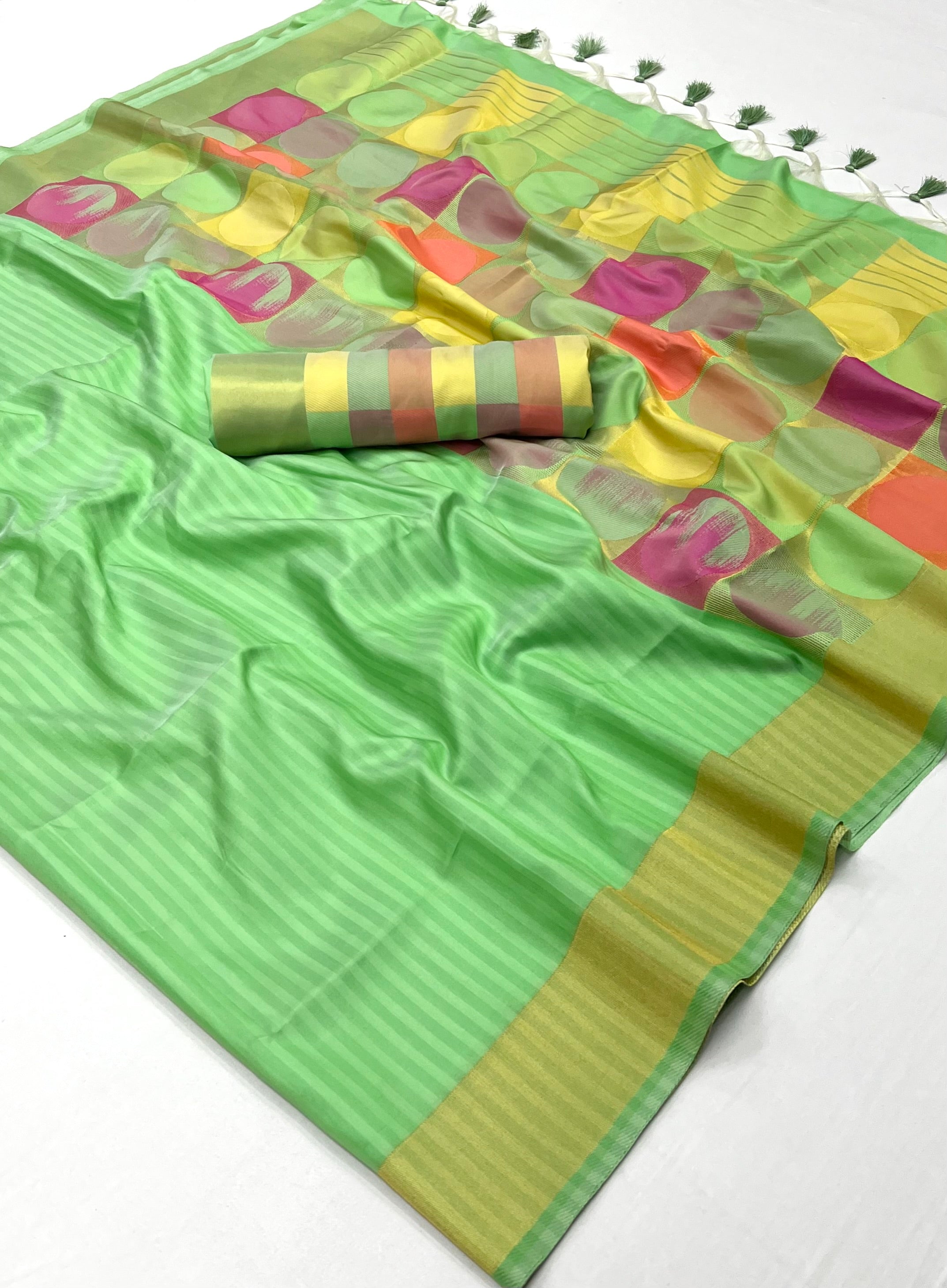 Buy MySilkLove Envy Zinnia Green Banarasi Handloom Saree Online