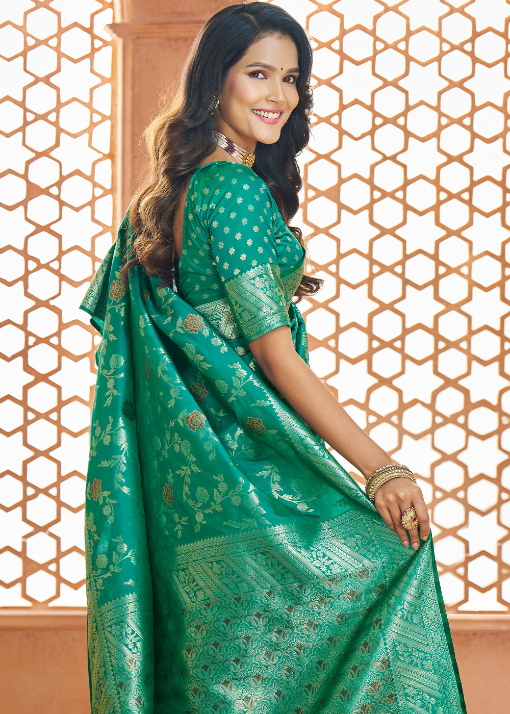 Buy MySilkLove Castletone Green Woven Banarasi Saree Online