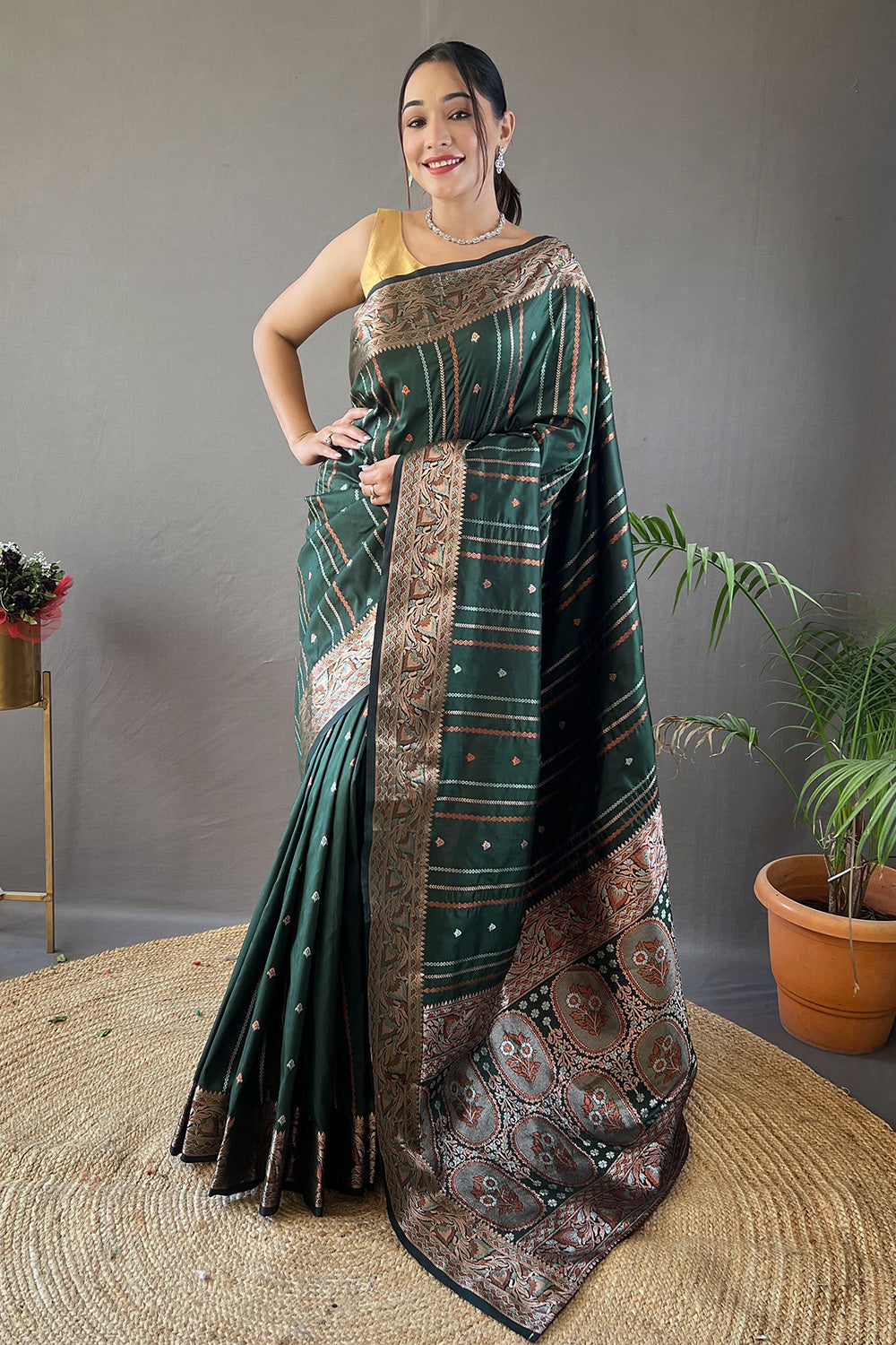 Buy MySilkLove Nandor Green Zari Woven Banarasi Saree Online