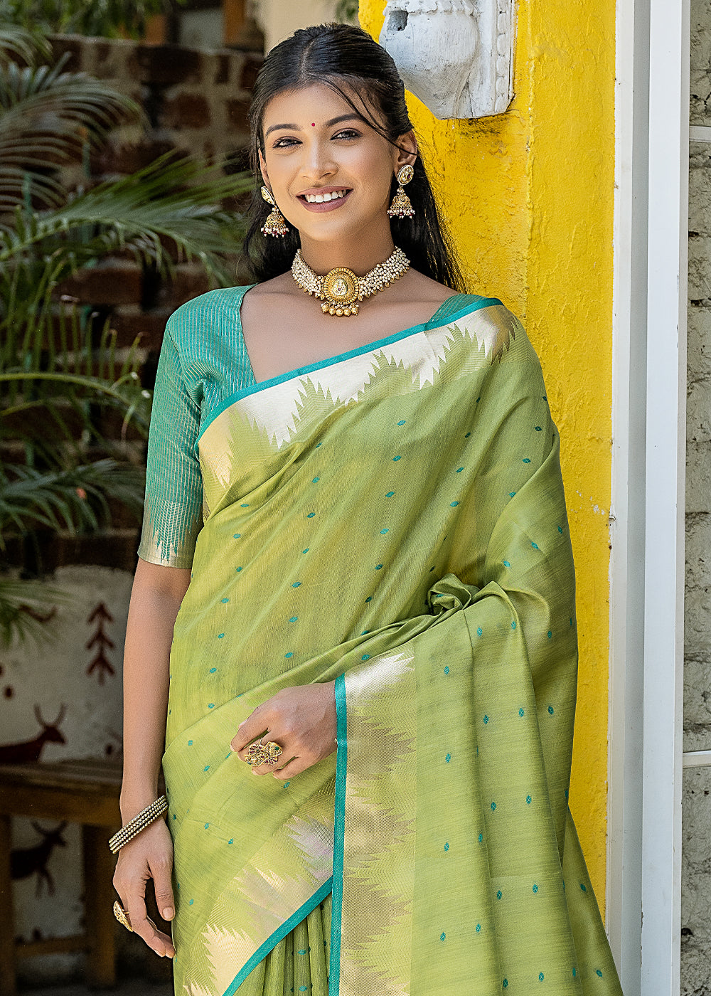 Buy MySilkLove Yuma Green Zari Woven Banarasi Raw Silk Saree Online