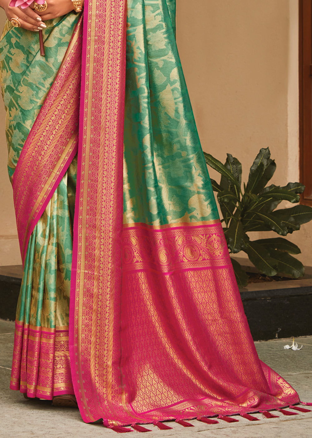 Buy MySilkLove Spring Leaves Green Woven Kanjivaram Saree Online