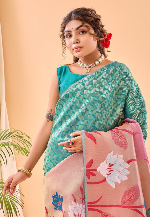 Green Sheen Fulrani Woven Paithani Saree