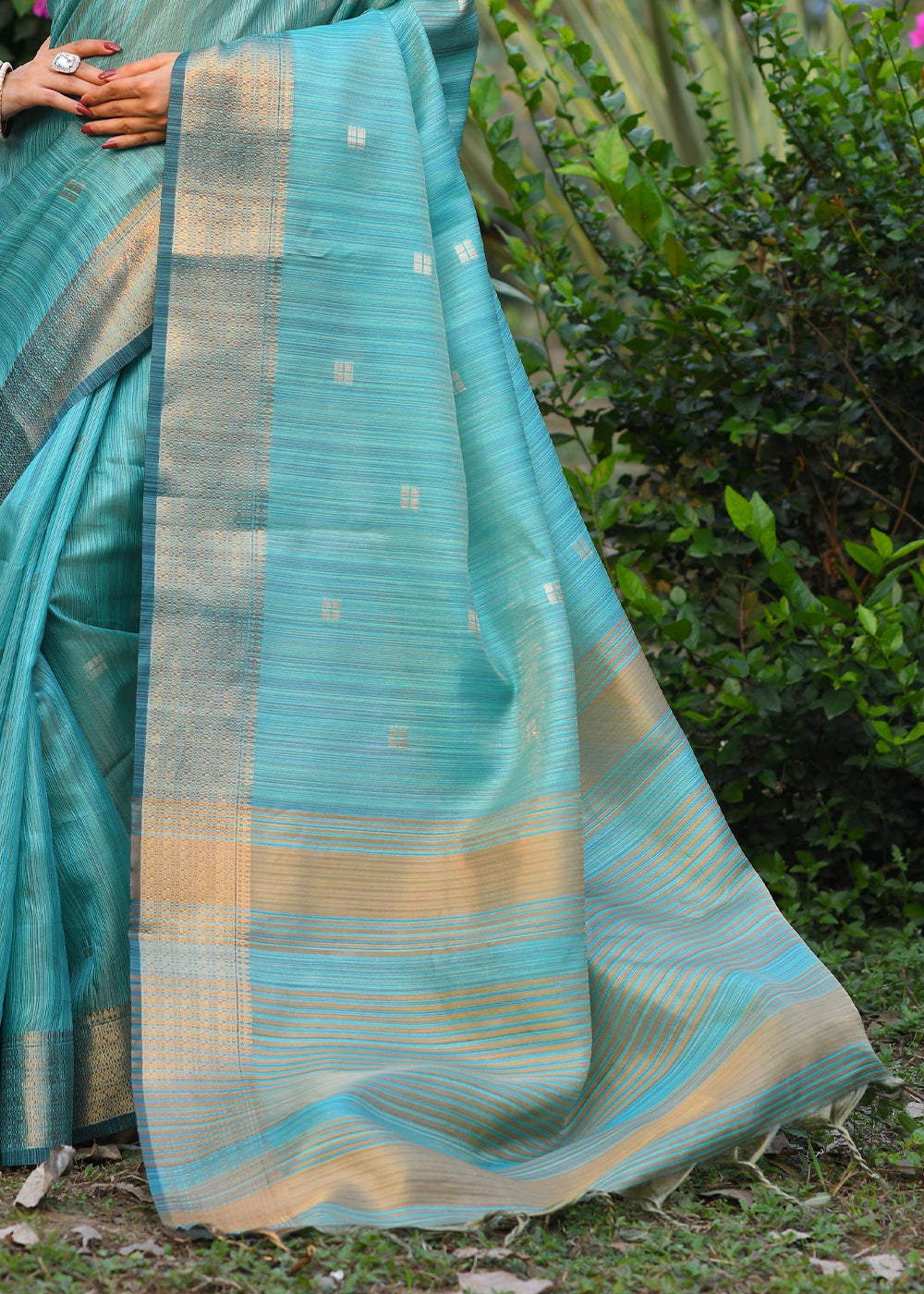 Buy MySilkLove Tradewind Blue Maheshwari Woven Silk Saree Online