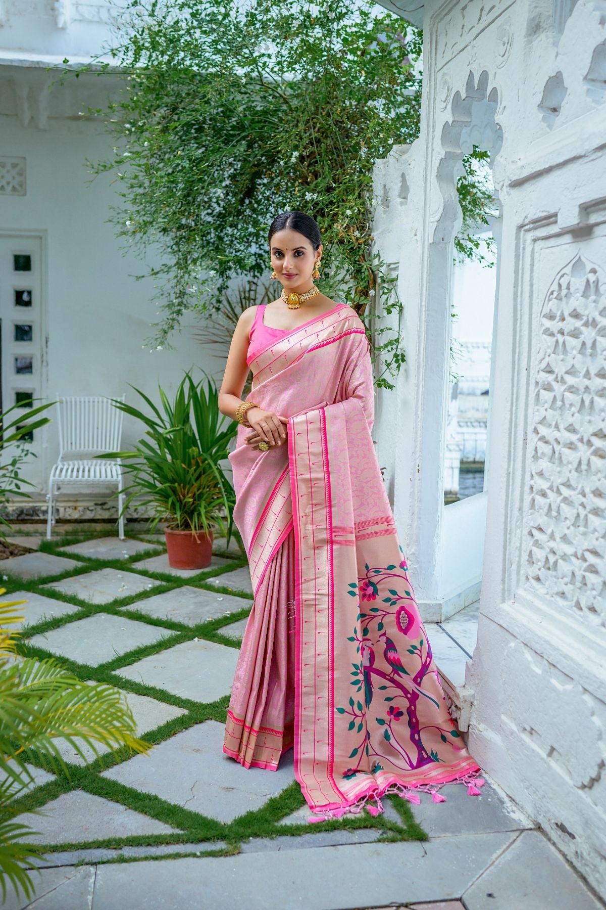 Buy MySilkLove Lily Pink Woven Paithani Saree Online