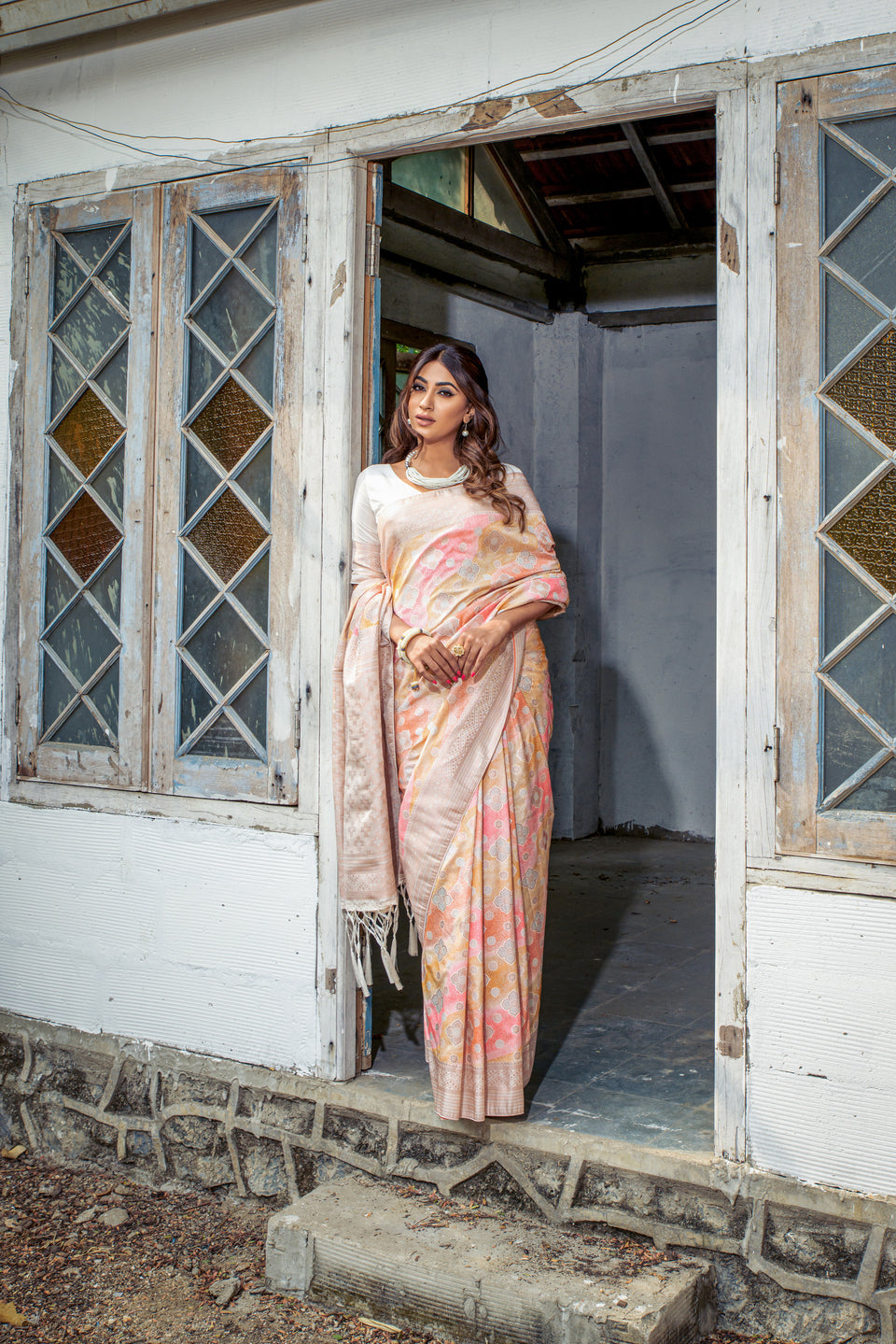 Buy MySilkLove Tacao Light Pink Handloom Banarasi Uri Silk Saree Online