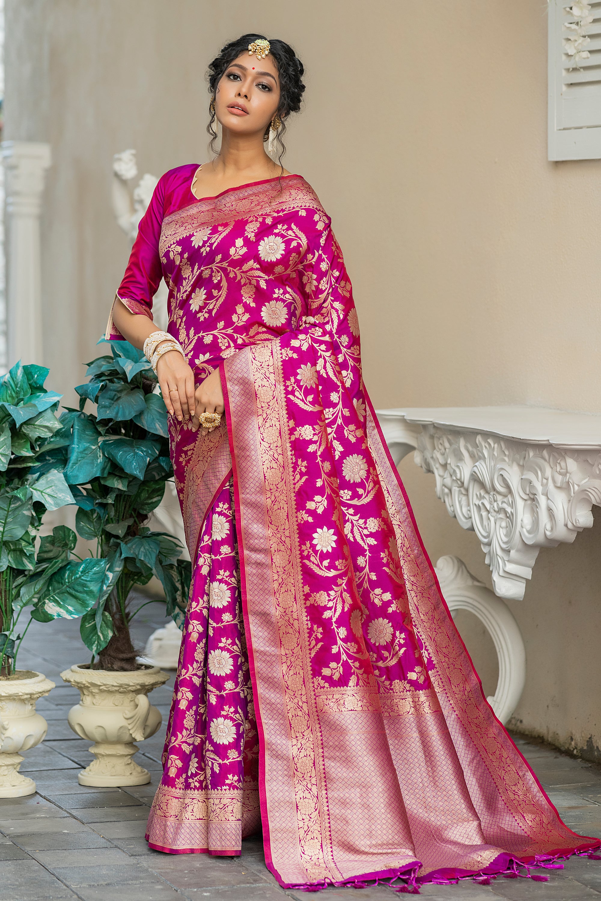 Buy MySilkLove Dingy Dungeon Pink Woven Banarasi Silk Saree Online