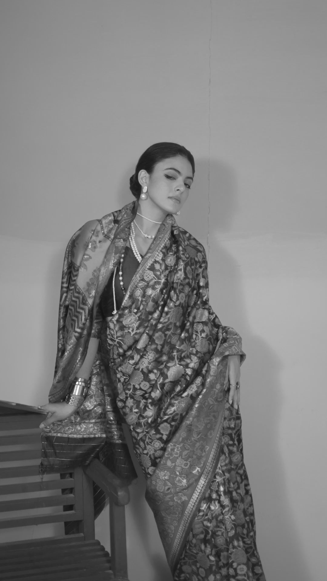 Buy MySilkLove Navy Blue Kashmiri Handloom Jamewar Saree Online