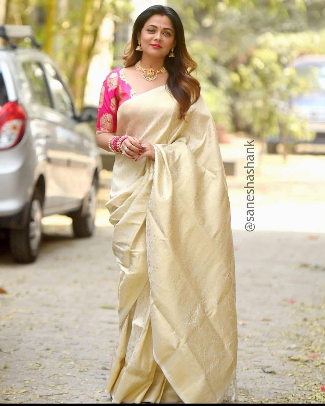 White Gold Woven Kanjivaram Saree - MySilkLove