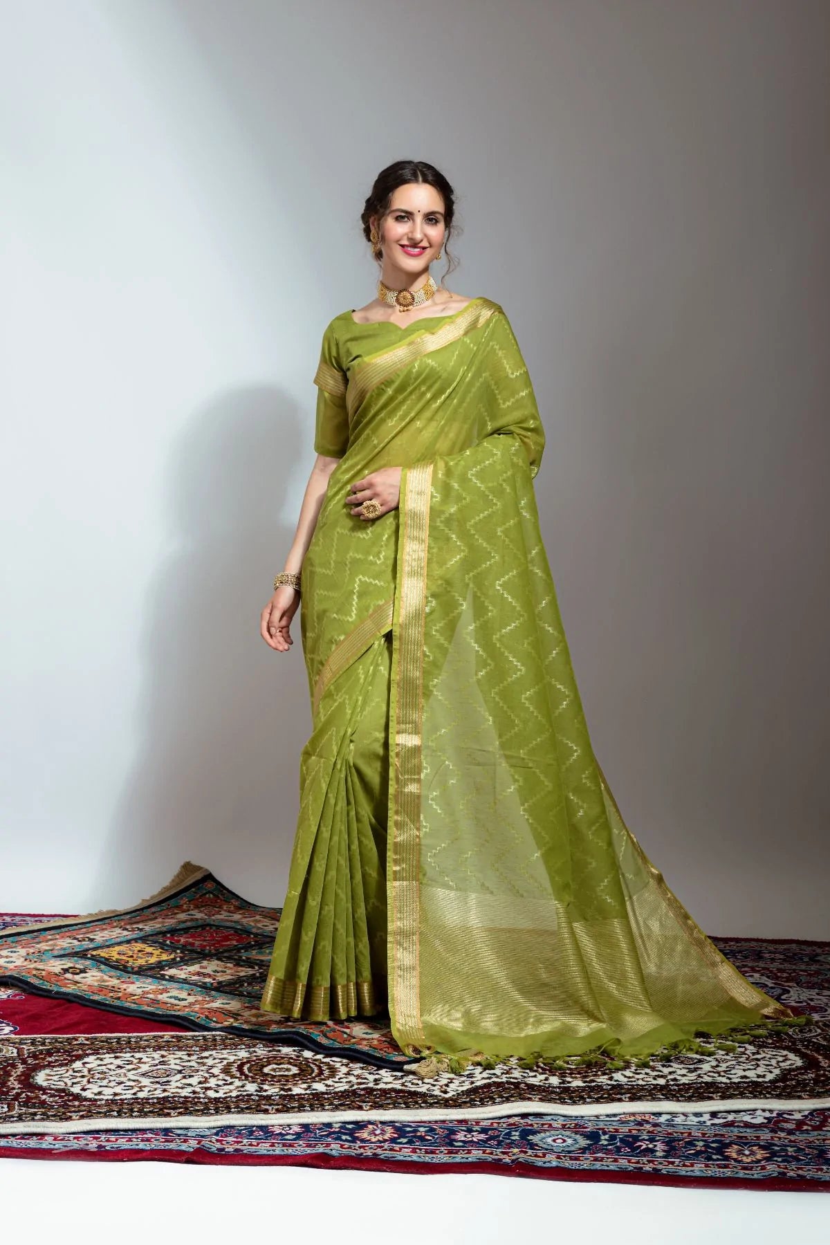 Buy MySilkLove Peridot Green Zari Woven Linen Silk Saree Online