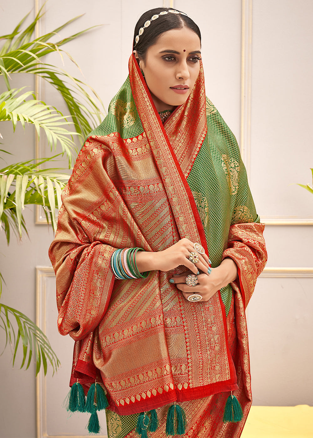 Buy MySilkLove Vida Loca Green and Red Zari Woven Banarasi Saree Online