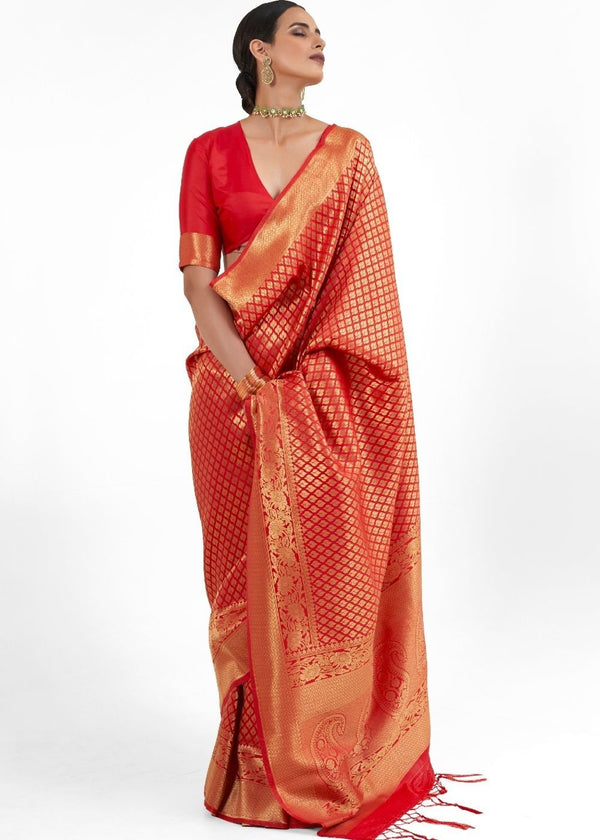 Alizarin Crimson Red Zari Woven kanjivaram Silk saree