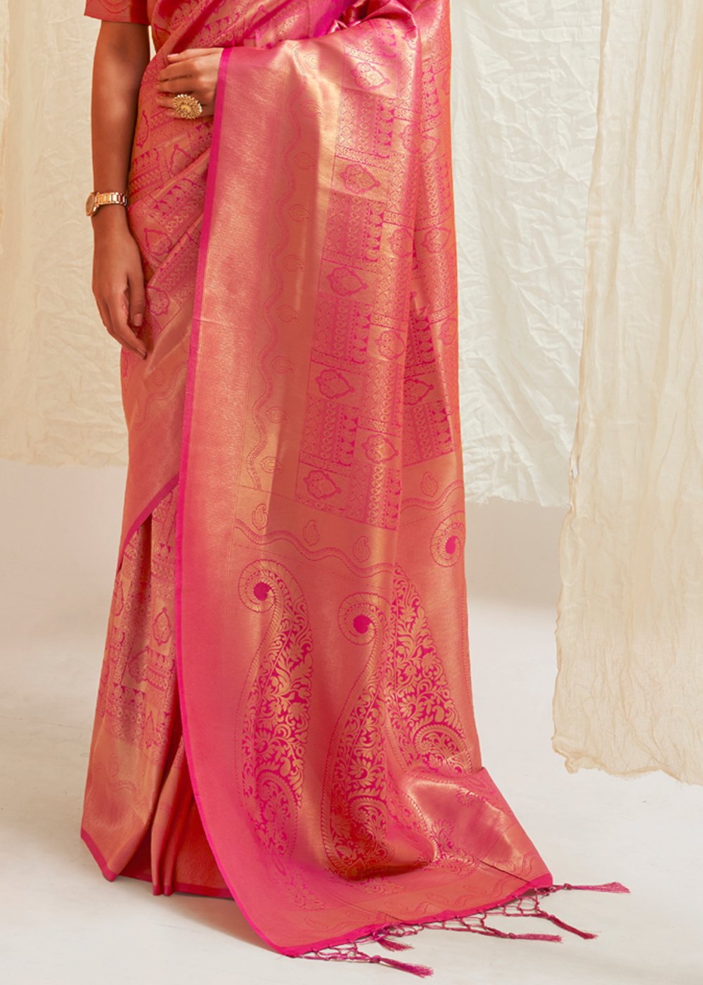 Buy MySilkLove Pink Jelly Zari Woven Kanjivaram Silk Saree Online