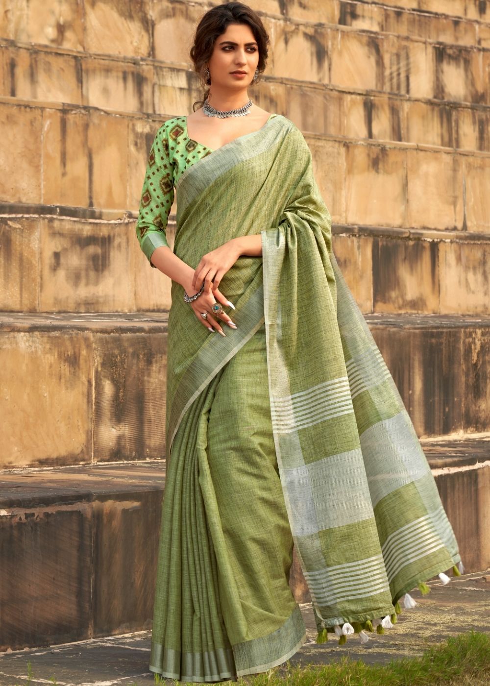 Buy MySilkLove Sycamore Green Soft Linen Silk Saree Online