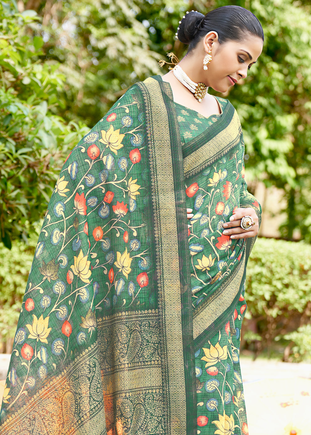 Buy MySilkLove Spring Leaves Green Linen Kalamkari Digital Print Saree Online