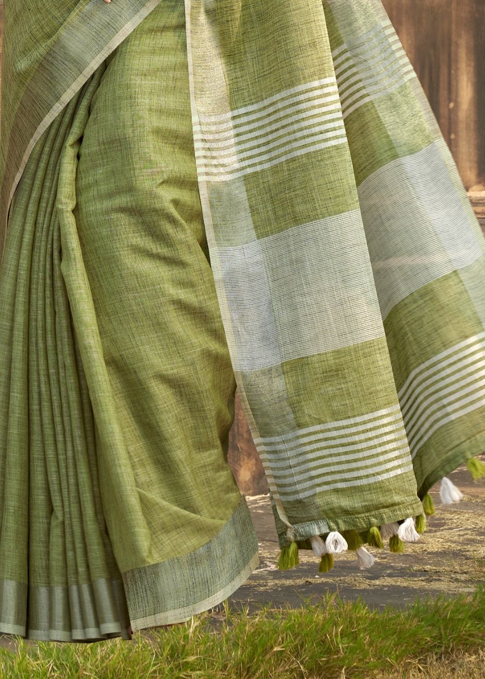Buy MySilkLove Sycamore Green Soft Linen Silk Saree Online