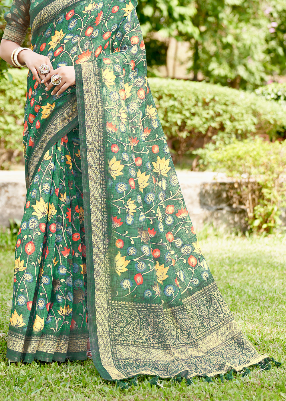 Buy MySilkLove Spring Leaves Green Linen Kalamkari Digital Print Saree Online