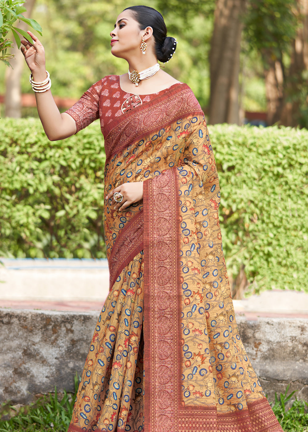 Buy MySilkLove Antique Yellow Linen Kalamkari Digital Print Saree Online