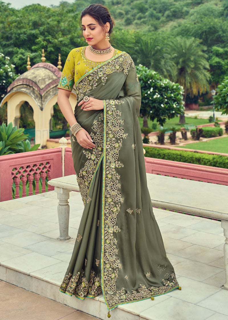 Aishwarya Sharma in Silver Grey Kanjivaram Saree with KARAGIRI – Karagiri