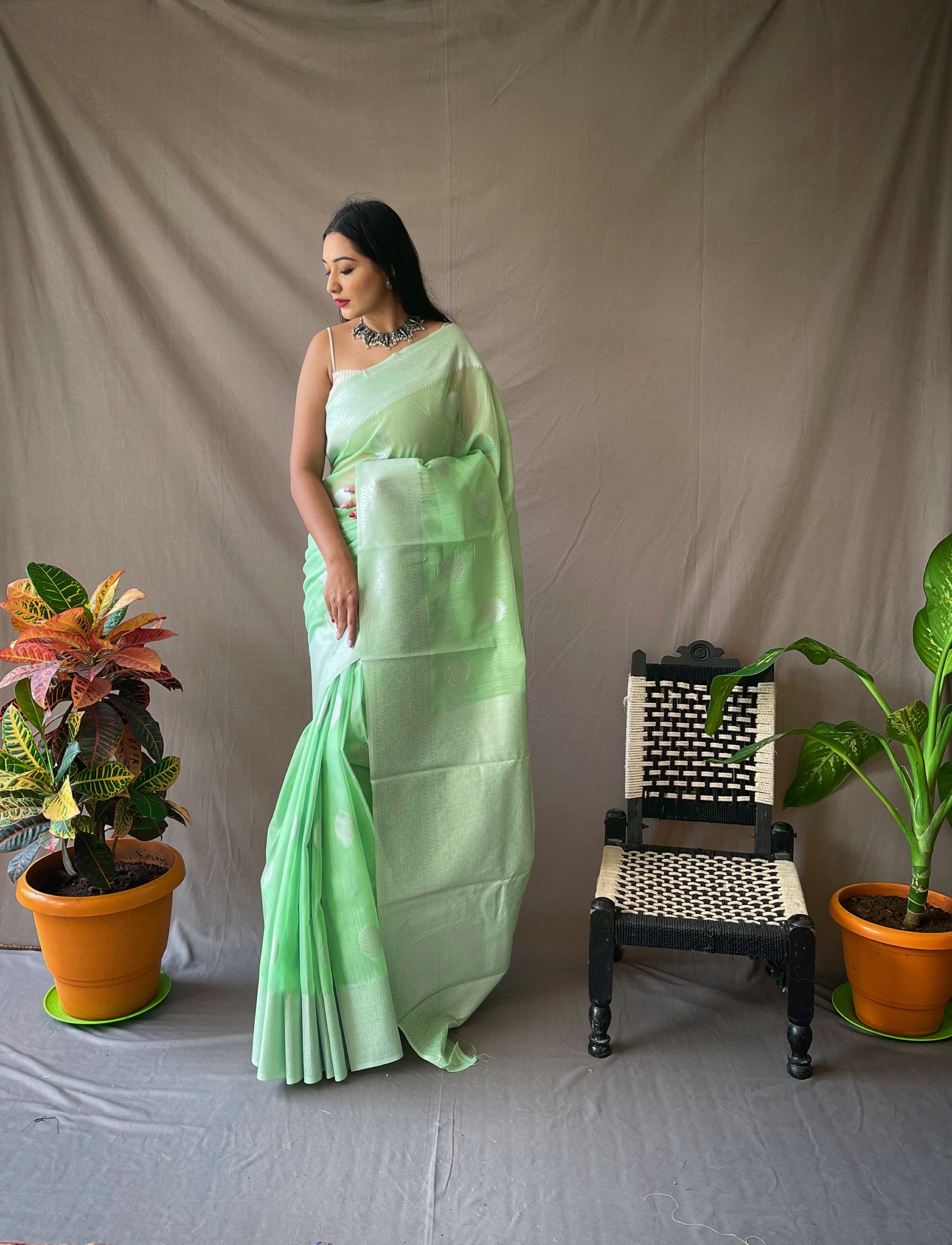 Buy MySilkLove Green Pearl Linen Silver Zari Woven Saree Online