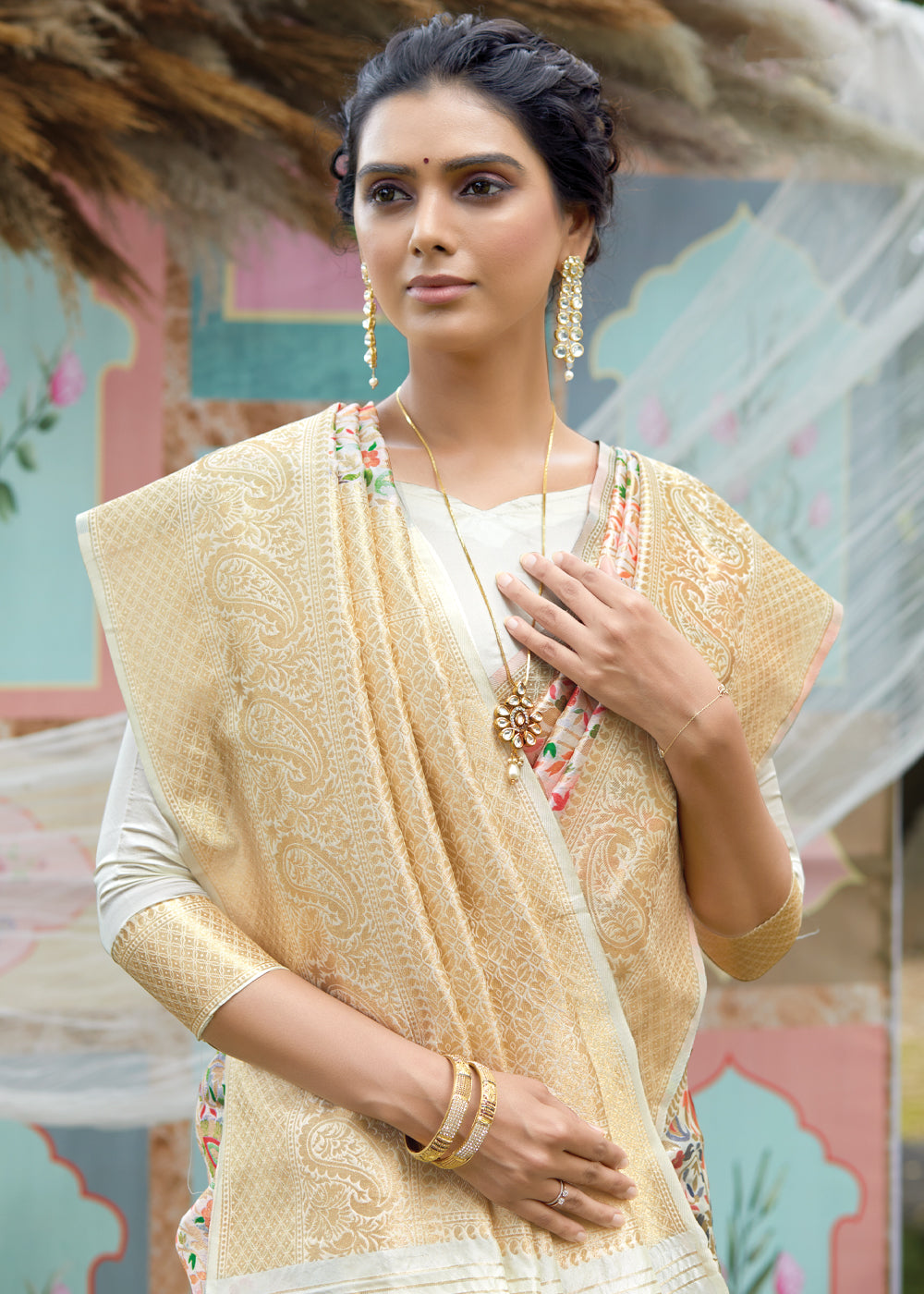 Buy MySilkLove Pearl Lusta White Woven Banarasi Saree with Kashmiri Print Online