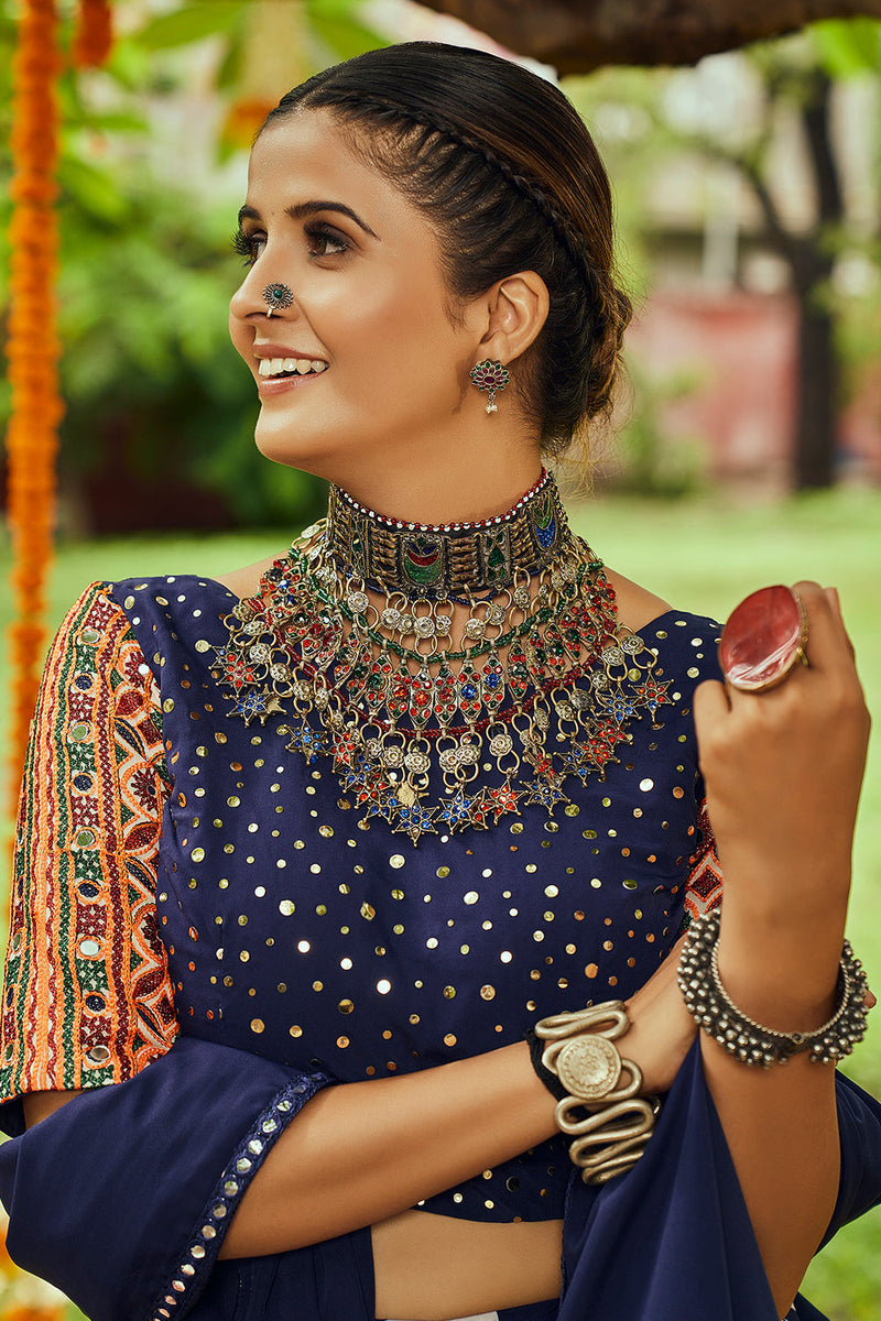 Sabyasachi Heritage Bridal 2015. Editorial. Bridal Jewellery By Kishandas &  Co. for Sabyasachi through Sabyasa… | Indian dresses, Indian couture,  Indian bridal wear