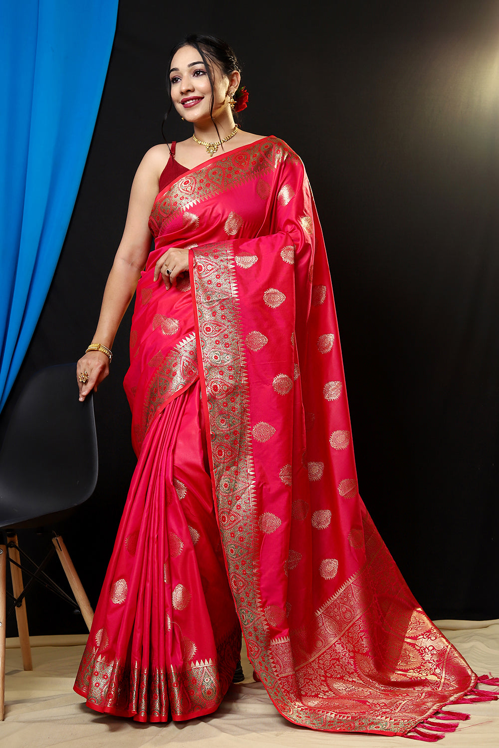 Buy MySilkLove Sizzling Red Woven Banarasi Silk Saree Online