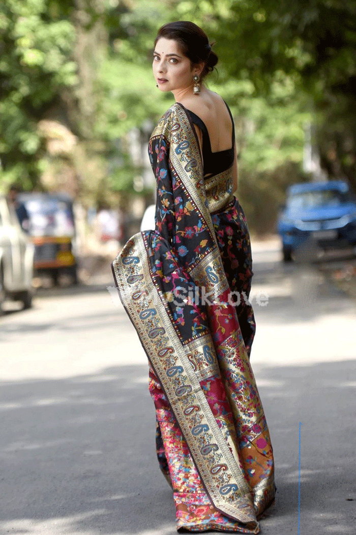 Sonali Kulkarni in Taupe Black Banarasi Jamawar Woven Silk Saree